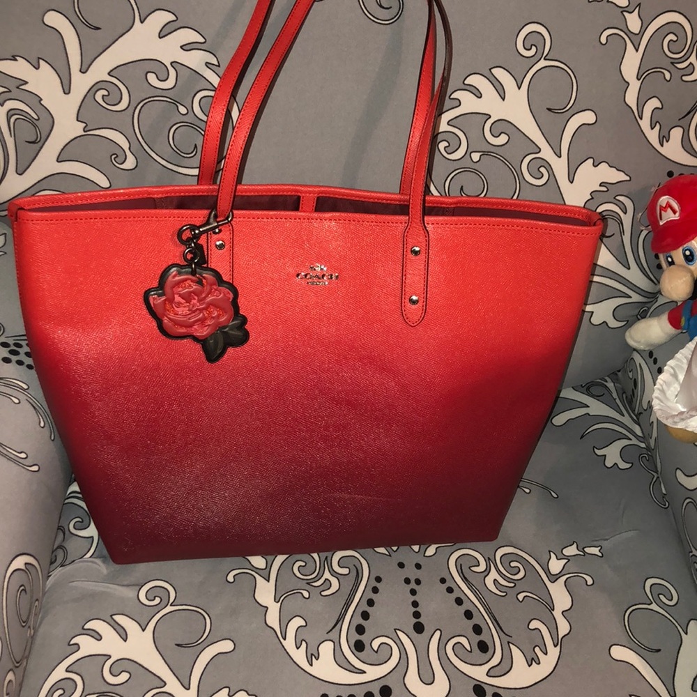Coach bag use